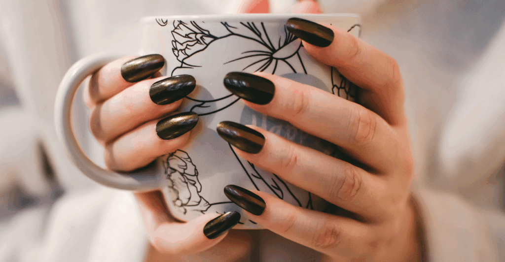 unhas pretas decoradas